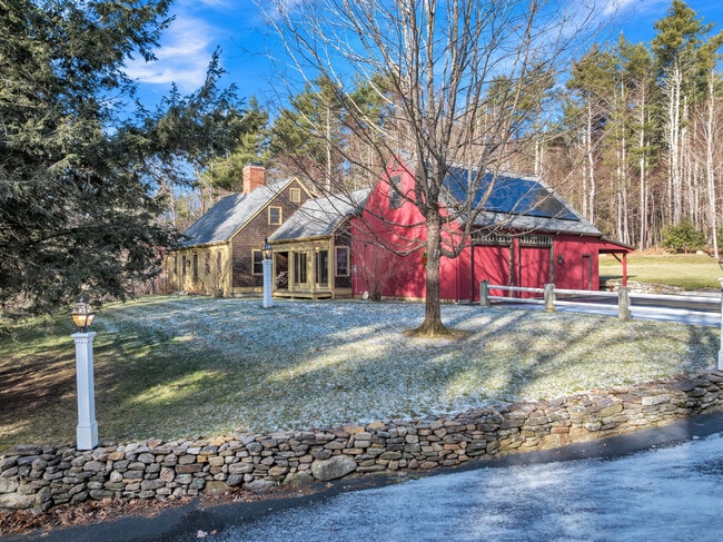 Photo - 73 Champeaux Rd