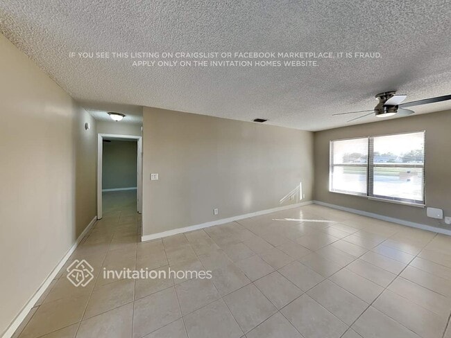 Photo - 112 La Mancha Ave