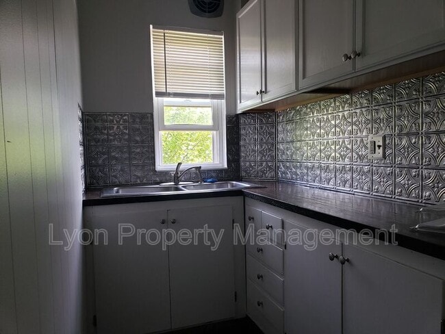 Photo - 107-109 Burgess Ave Unit 2