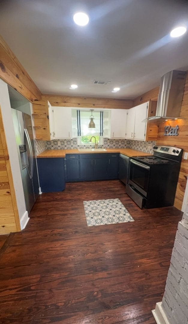 Building Photo - 2 Bed/1 Bath Home