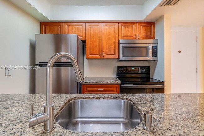 Photo - 10001 W Atlantic Blvd Unidad 120