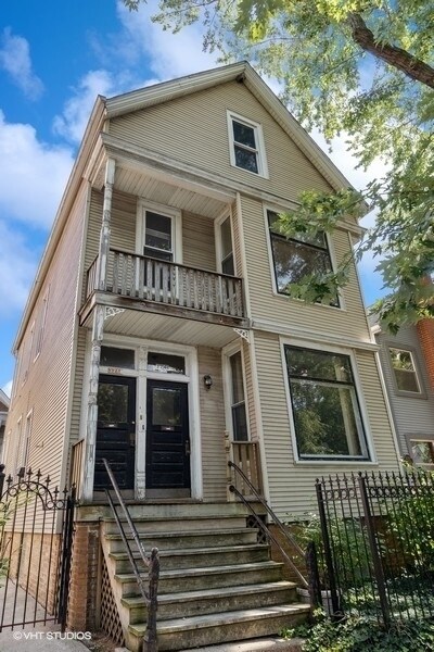 Building Photo - 3241 N Kenmore Ave Unit 1 Rental