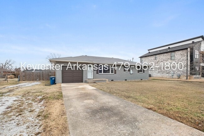 Photo - 803 NW 10th St