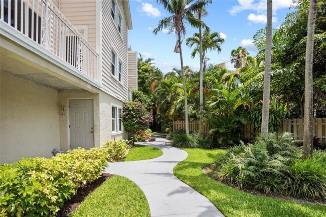 Photo - 460 SW 5th Ave