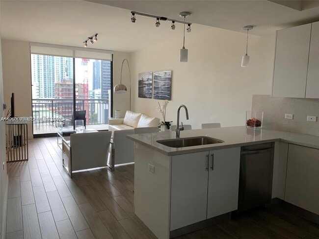 Photo - 999 SW 1st Ave Unidad 1510