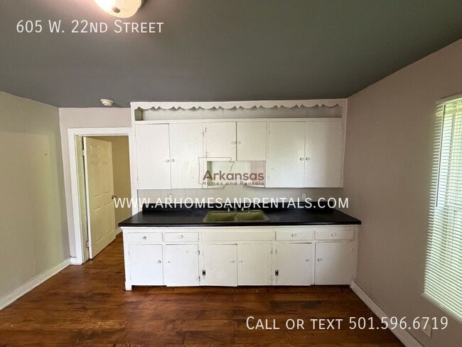 Photo - 605 W 22nd St