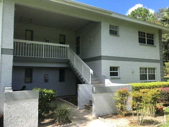 Building Photo - Silver Downs 2/2 Downstairs Unit Rental