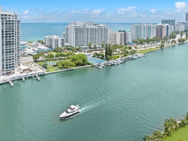 Building Photo - 5401 Collins Ave Unit 807