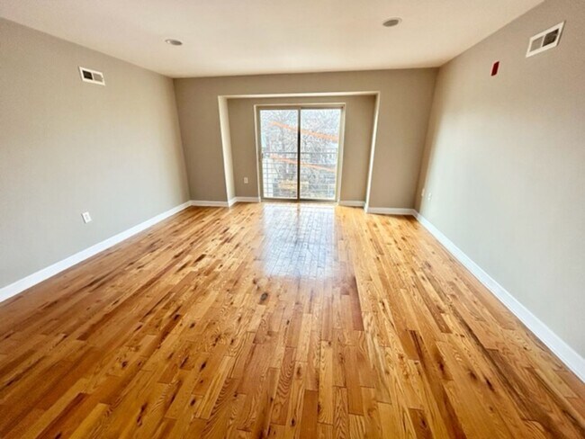 Photo - 439 Wiota St Unit C