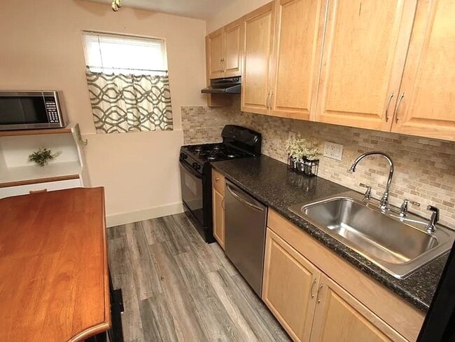 Photo - Updated 1 bedroom condo in ideal North Reading / Andover Rte 28 location.