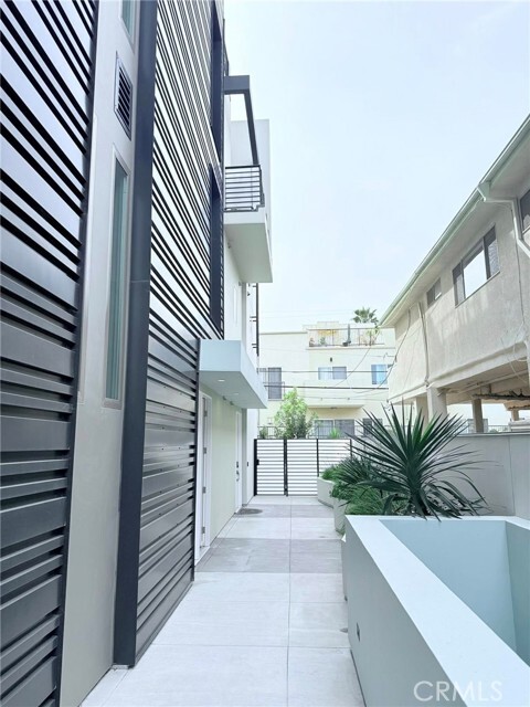 Photo - 1729 S Barrington Ave