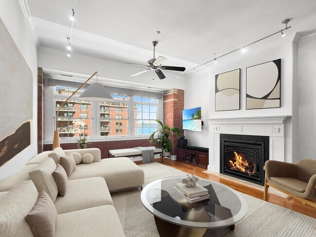 Building Photo - 174 Washington St Unit PHJ Rental