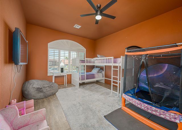 Photo - 2459 N Ridge Ave