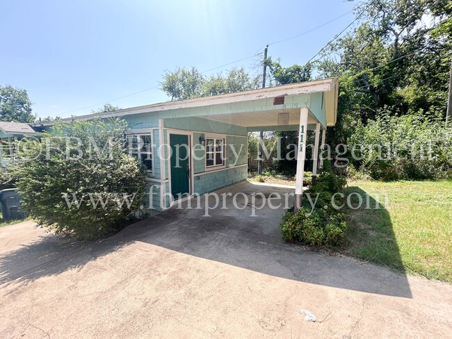 Building Photo - 111 Hillside Dr Rental