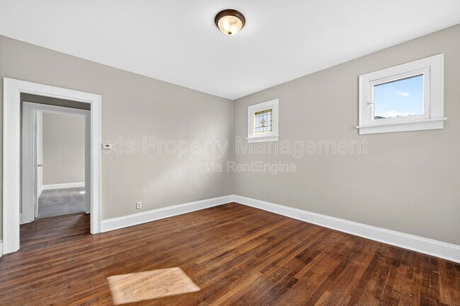 12 Lee Ave