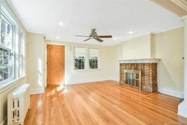 Photo - 806 Pelhamdale Ave