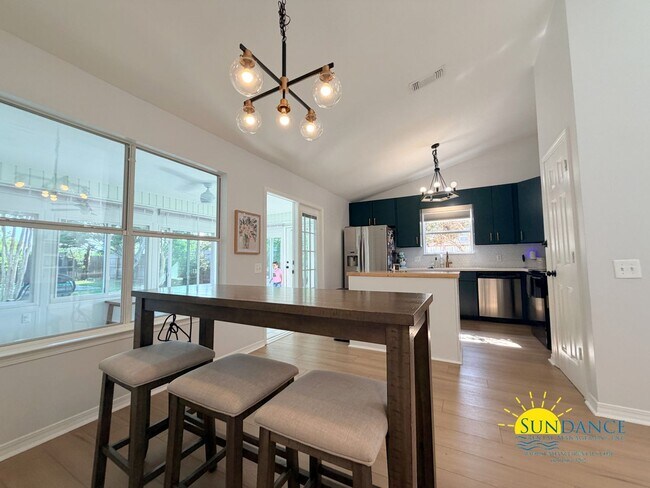 Photo - Stunning 3 Bedroom Home in Gulf Breeze with stand out accents!