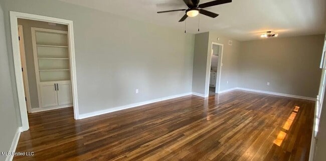 Photo - 160 Wildwood Cir