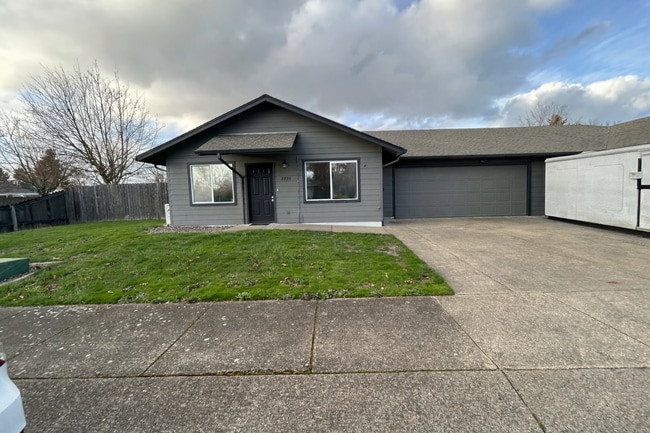 Building Photo - Beautifully Remodeled 2 Bedroom 1 Bath Duplex w/ Large Yard!! Pets are welcome! Electric car char...