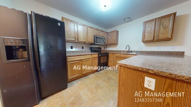 Photo - 254 Stonegate E - Amazing 3Bed/2.5 Bath Po...