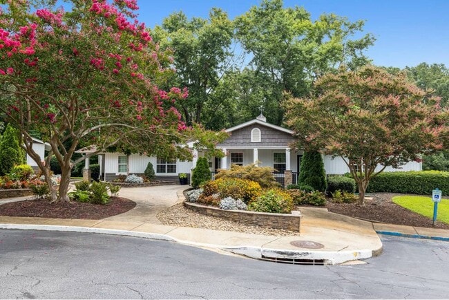 Photo - Chimneys of Greenville Apartamentos