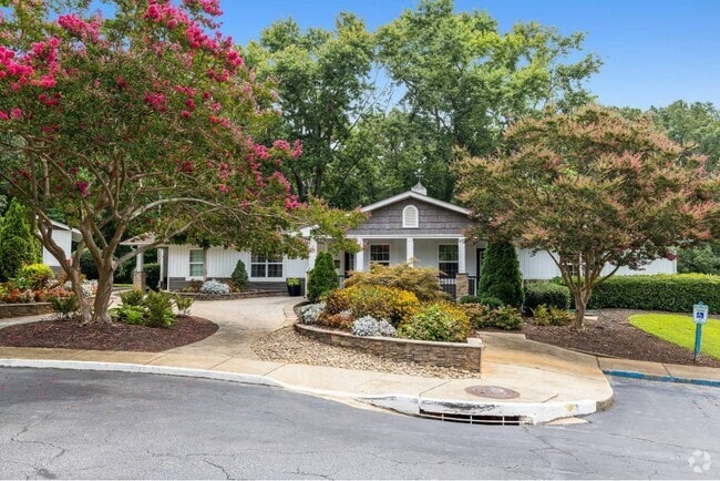 Building Photo - Chimneys of Greenville Rental