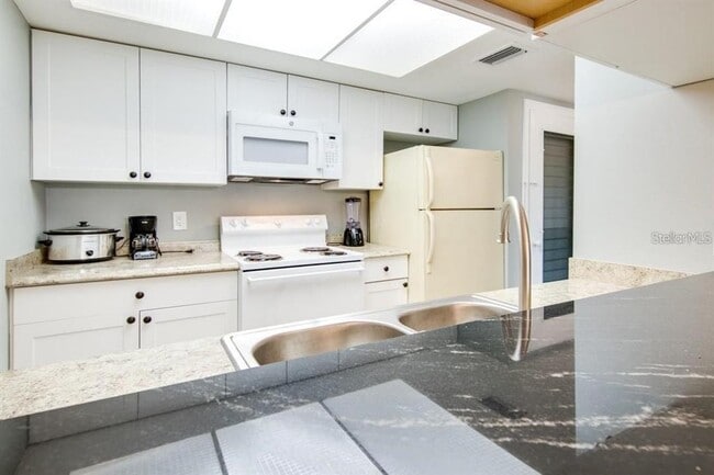 Photo - 2615 Cove Cay Dr Unit 205