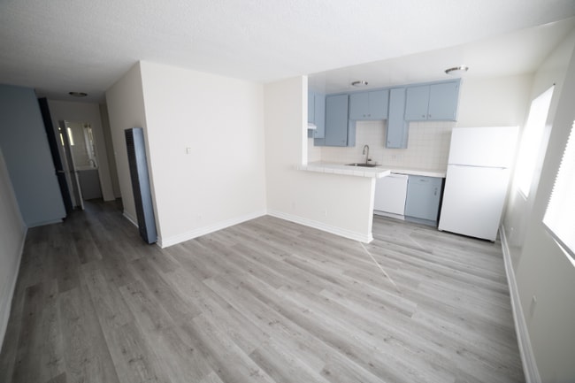 Photo - 1315 Ocean Park Blvd Unit 5