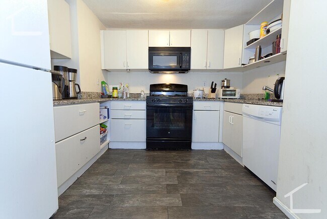 Photo - 131 Glenville Ave