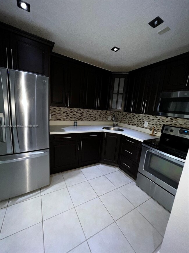 Building Photo - 6530 Lake Patricia Dr Unit E28 Rental