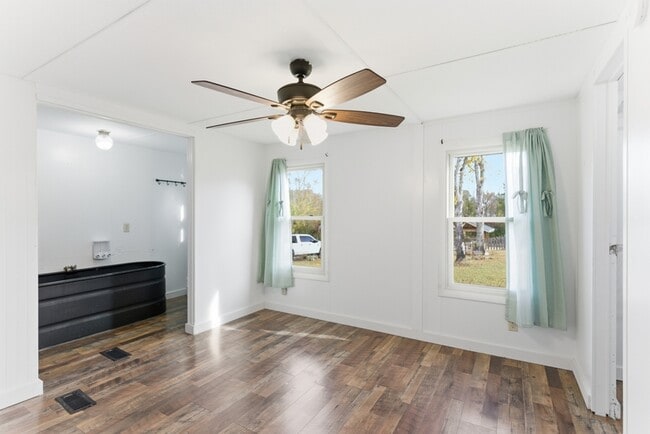 Photo - 1310 E Hendron Chapel Rd