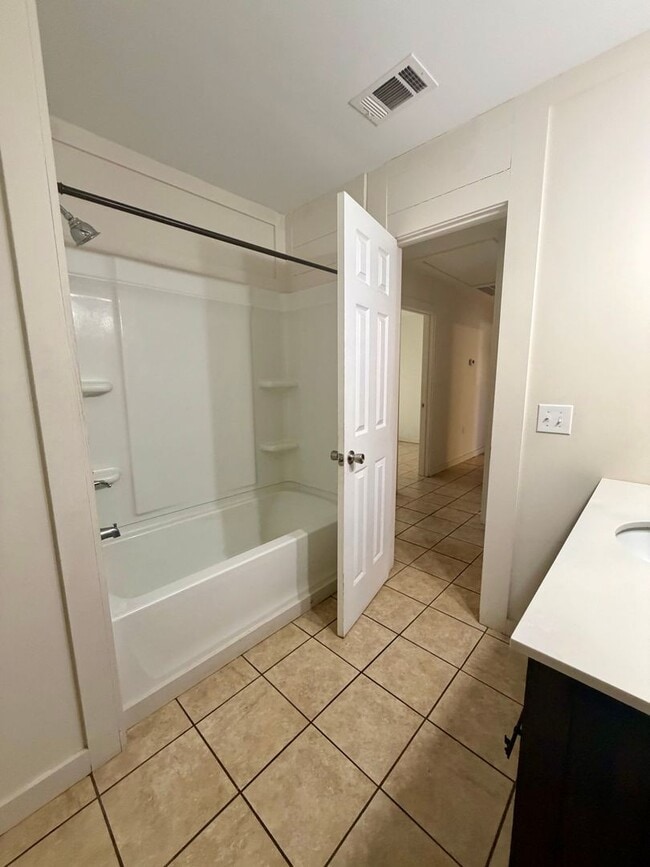 Photo - 3 Bed/1 Bath Home