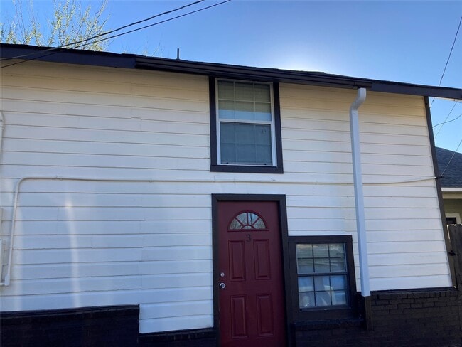 Building Photo - 135 N Maplewood St Unit 3 Rental
