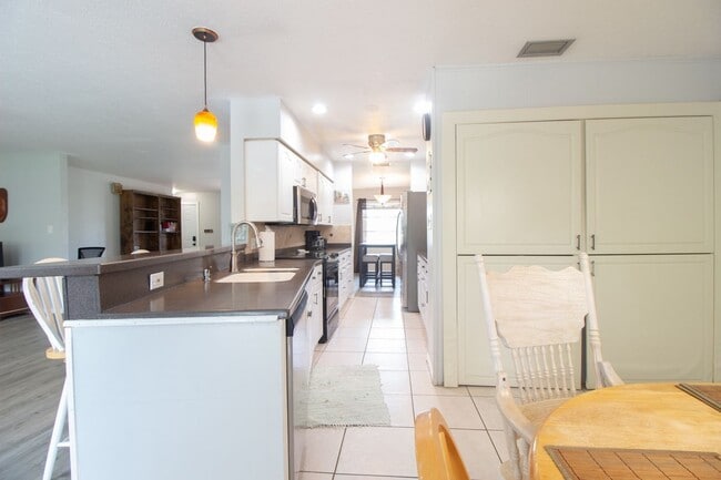 Photo - 77 Cardinal Dr