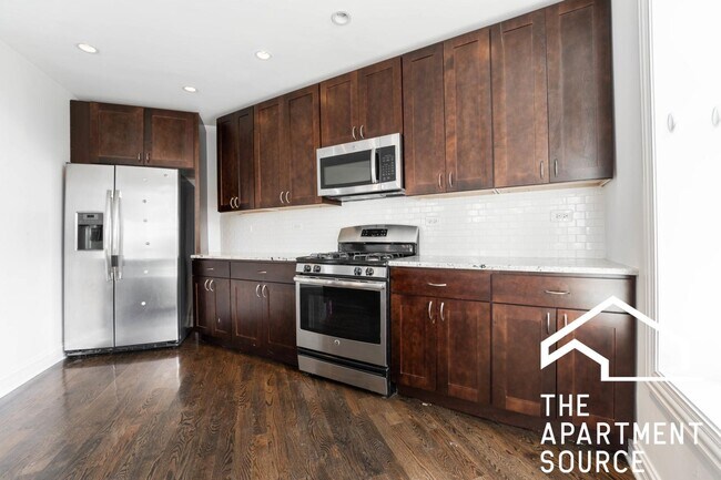 Building Photo - 2450 N Milwaukee Ave Unit 2
