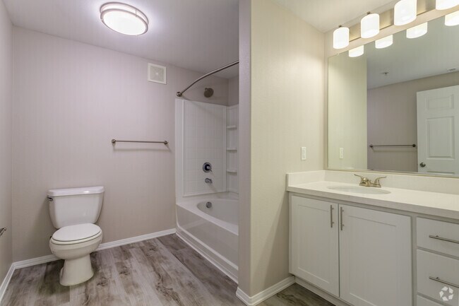 2BR, 2BA - 1,233SF