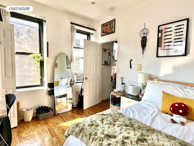 Photo - 235 E 4th St