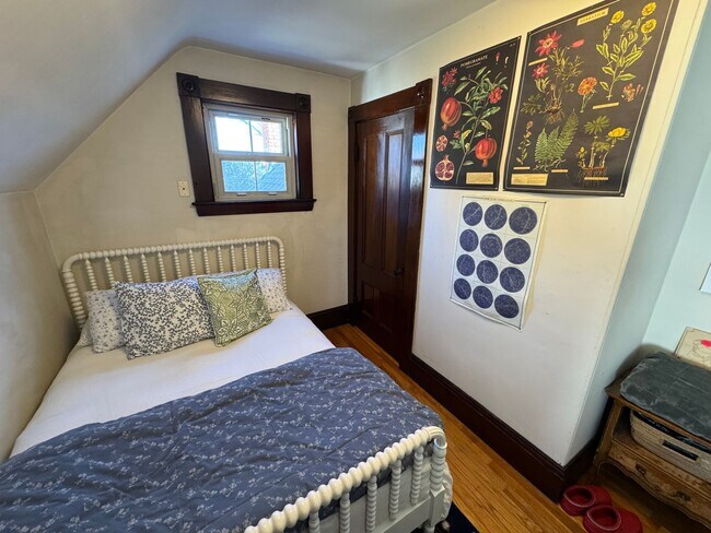 Photo - 211-213 Holland Street Unit 211 Holland #2