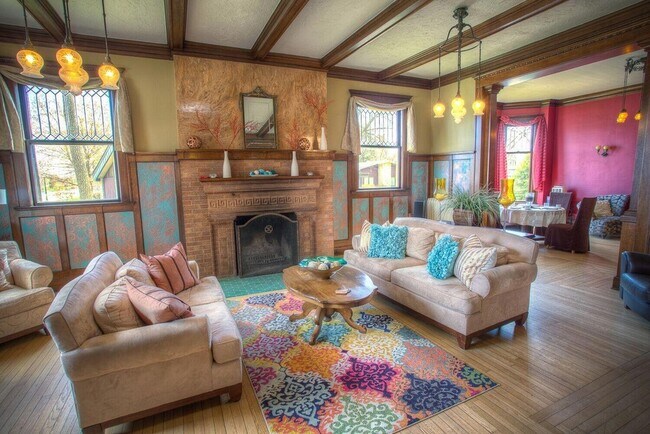 Photo - 1975 Riverside Ave