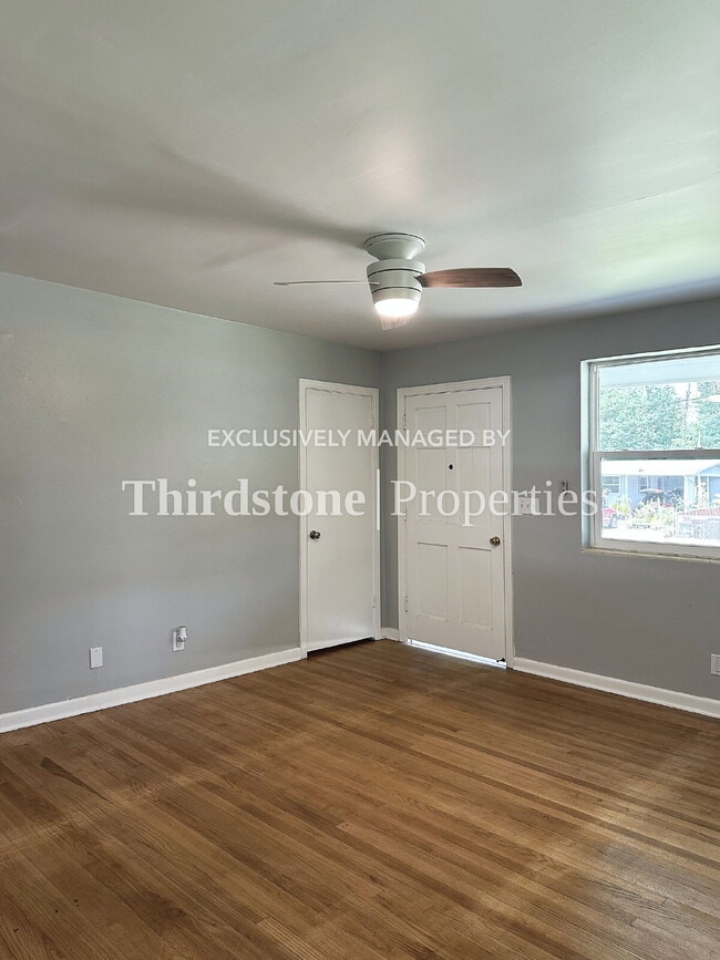Photo - 1120 Skye Dr E