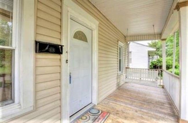 Photo - 1011 W Tremont St