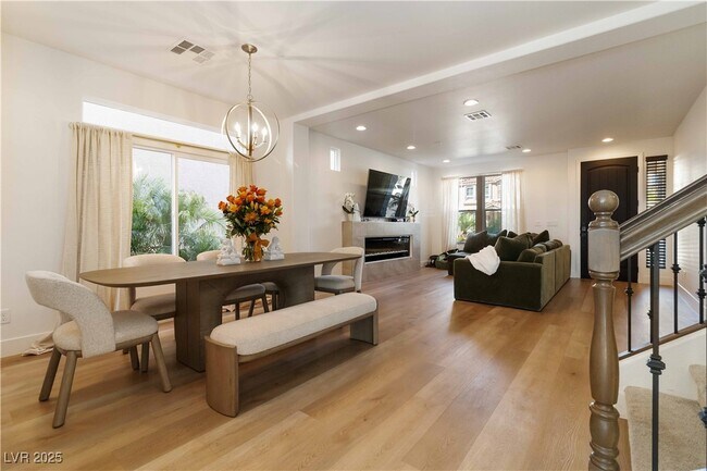 Photo - 9758 Hawk Crest St