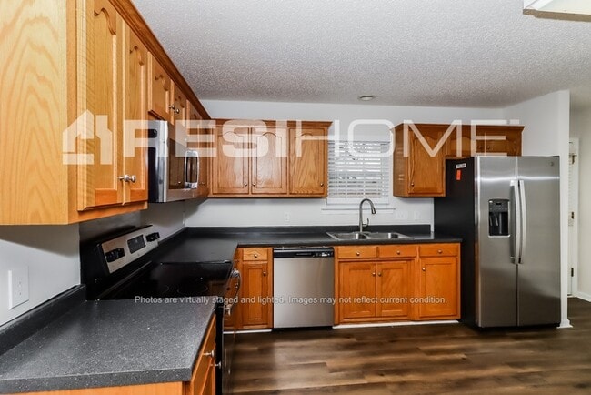 Photo - 239 Periwinkle St