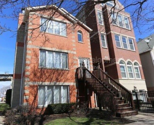 Building Photo - 1756 W Roscoe St Unit 1