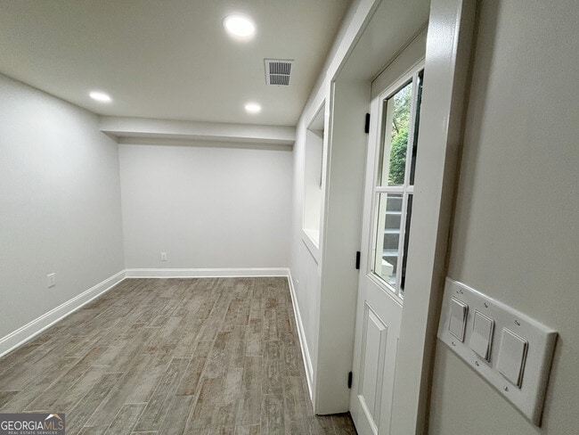 Photo - 785 Weatherly Ln NW