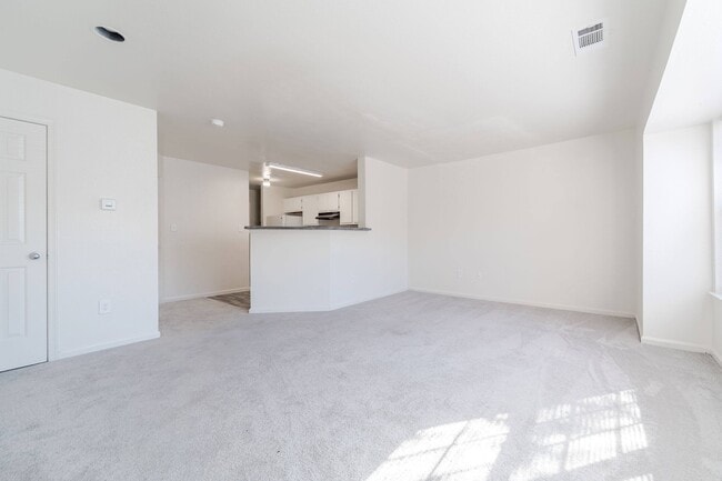 Photo - Waterford at Sterling Place Apartments