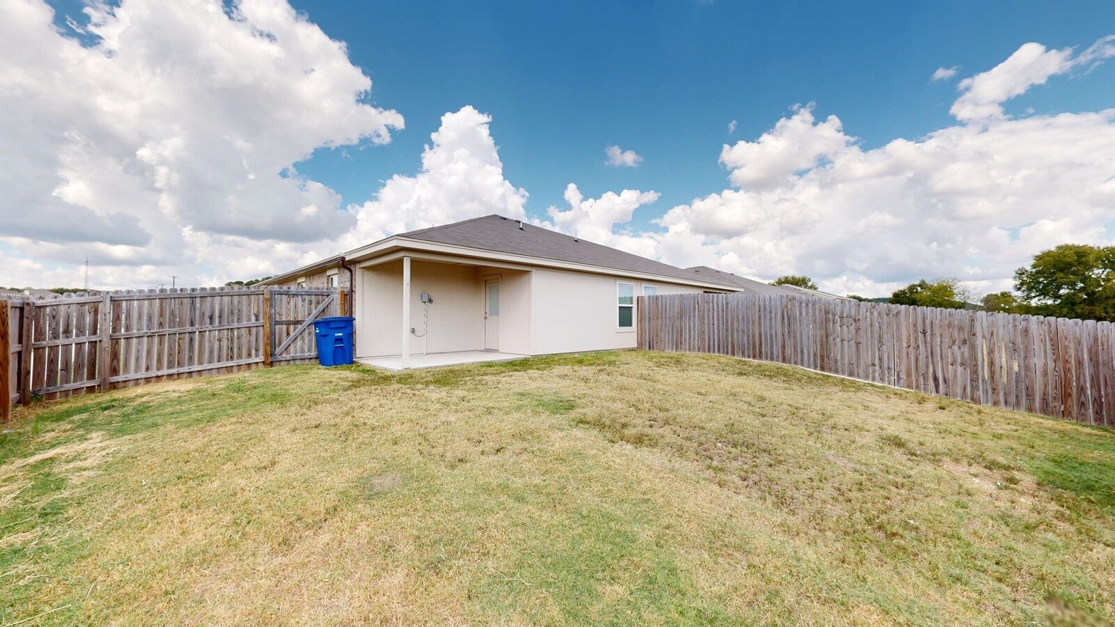 Photo - 2 WEEKS FREE RENT IN A GORGEOUS DUPLEX IN COPPERAS COVE!