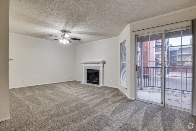 1BR, 1BA- 632SF - Lincoln Park Apartments