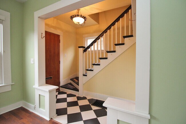 Photo - 3824 N Kerby Ave