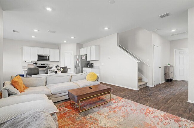 Photo - 18517 Cremello Dr